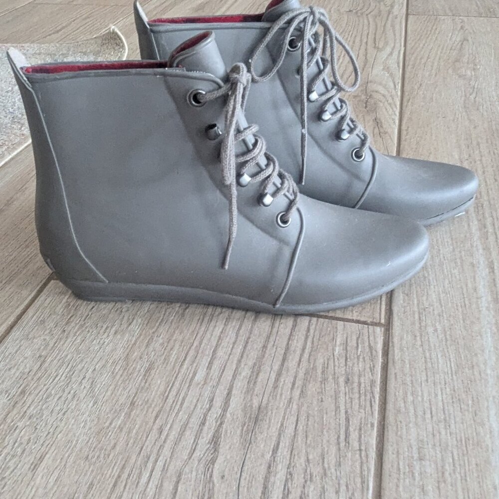 Loeffler Randall Lace-up Rain Booties, Gray, Size 7